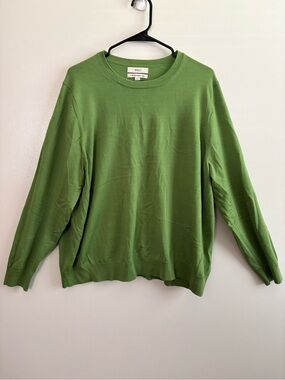 M & S Green Crewneck Sweater Extra Fine Merino Wool Size 24